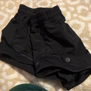 Lulu 2.5in low rise shorts